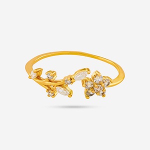 Bague tendance en acier inoxydable plaqué or 18 carats, incrustation élégante, cadeau idéal pour toutes les occasions 192546 - Product Image 4