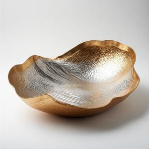 GildedLeaf Luxe Bowl Plate Cuenco artesanal Serveware de lujo hecho a mano para un comedor elegante y un encanto atemporal de mesa - Product Image 4