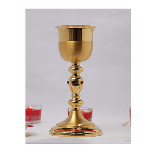 Calice de luxe en laiton doré 8 pouces de haut Calice religieux d'église ou gobelet fait à la main en gros et fournisseurs - Product Image 4