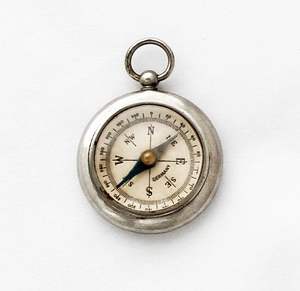 Brújula Náutica de Latón Elegante, Instrumento de Navegación Marítima Duradero, Herramienta de Bolsillo Precisa para Aventureros - Product Image 2