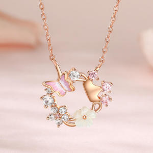 Collier Jeulia en argent sterling avec couronne de princesse, fleur de coquillage et papillon, serti de zircon - Product Image 4