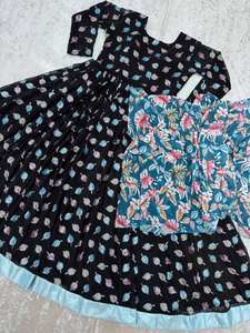 ชุดแฟนซีสำหรับปาร์ตี้ดีไซน์เนอร์พร้อม Dupatta งานปักเลื่อม - Product Image 2