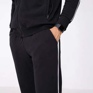 Survêtement en tissu de haute qualité pour hommes avec fermeture à glissière sur le devant et col montant pour l'hiver Logo personnalisé Survêtement pour hommes - Product Image 4