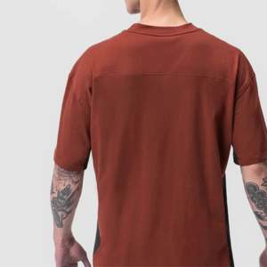 เสื้อยืดโอเวอร์ไซส์ของผู้ชายทันสมัยผ้าคอตตอนเนื้อนุ่มพร้อมดีไซน์มินิมอลสำหรับชุดลำลองแนวสตรีท - Product Image 6