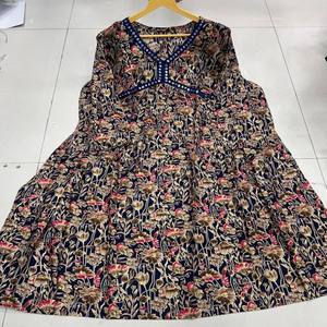 Robe ethnique coupe Naira pour femme en rayonne lourde avec manches longues, impression et détails miroir en feuille - Product Image 6