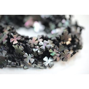 Collar de Cuentas de Concha en Forma de Trébol de Cuatro Hojas - Product Image 5