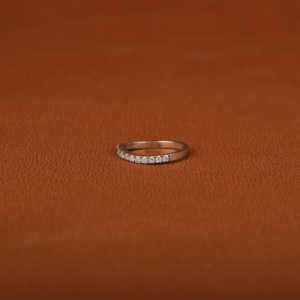 Bande de mariage en diamant cultivé en laboratoire en or blanc massif 14 KT pour femmes avec bande de bijoux à la mode minuscule coupe ronde 0.7 CT pour les femmes - Product Image 2