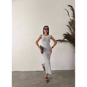 Vestido Otomano a Rayas Transpirable de Tela Lycra con Cintura Natural - Product Image 4