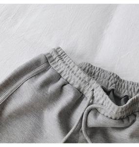 Pantalones Cortos Deportivos Holgados Personalizados para Mujer, Pantalones Cortos de Algodón y Poliéster de Alta Calidad con Servicio OEM - Product Image 3