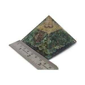 Pirámide de Orgón de Jade Verde Ecológica Religiosa Hecha a Mano |   Generador de Energía para el Equilibrio de Chakras con Diseño de Flor Metálica - Product Image 1