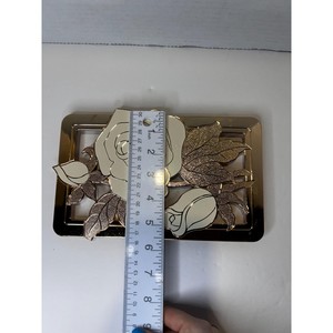 Luxury <b>Gold</b> Plated And White Rose Flowers Metal Trivet Hot Pad Decorative Metal Trivet Holder Antique Steel Teapot Trivet - Product Image 3