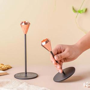 Bougeoir conique de style européen dîner aux chandelles décoration de maison et de table chandelles en métal multicolore - Product Image 2