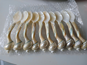 Cuillère à coquillage du Vietnam de qualité supérieure fabriquée à la main avec une cuillère à coquillage en nacre de conque pour le caviar et la vaisselle à dessert haut de gamme - Product Image 5