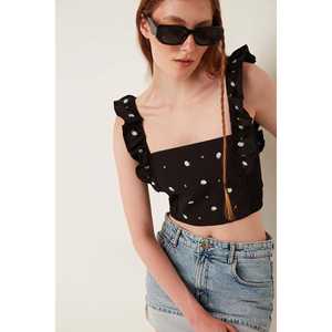 Top Corto con Tirantes Bordados - Product Image 3