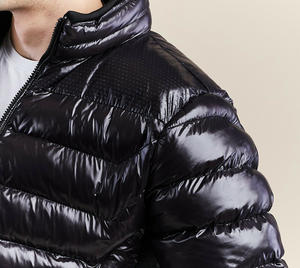 Chaqueta acolchada cortavientos corta de invierno personalizada para hombre, chaqueta acolchada con capucha para hombre - Product Image 3