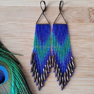 Pendientes de aro con cuentas de piedras preciosas esmeralda de doble capa de inspiración vintage Pendientes de cuentas redondas multicolores de RF Crafts para regalo - Product Image 1