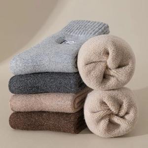 Venta al por mayor de alta calidad de encargo de felpa peluda cálida Crew calcetines de los hombres de invierno de lana de Cachemira calcetines térmicos Unisex - Product Image 1