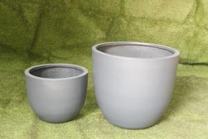 กระถางปลูกต้นไม้ไฟเบอร์กลาสสีเทาขนาดเล็กพร้อมพื้นผิวหยาบสำหรับใช้ในบ้านและสวน - Product Image 3