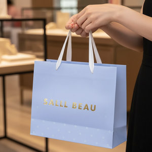 Sacs d'emballage pour vêtements en papier recyclé de luxe faits à la main avec logo personnalisé, ruban de lamination, poignée - Sacs cadeaux de boutique - Product Image 5