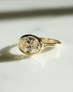 Bezel Setting <b>Oval</b> Cut Lab Grown Diamond <b>Ring</b> Solitaire CVD <b>Engagement</b> <b>Ring</b> 2.00 Ct East West <b>Oval</b> Lab Diamond Wedding <b>Ring</b> VS1 - Product Image 2