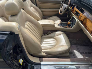 รถจักรยานยนต์ Jaguar XK-Series XK8 ปี 2003 สภาพดี ใช้งานน้อย - Product Image 3