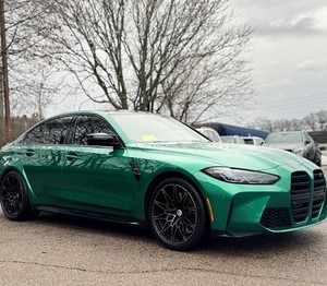 บีเอ็มดับเบิลยู เอ็ม3 คอมเพทิชั่น xDrive AWD ปี 2024 สีเขียวสวยงาม รถมือสอง พร้อมหลังคาซันรูฟ สตาร์ทเครื่องยนต์จากระยะไกล เบาะหนัง ล้อแม็กซ์ ระบบนำทาง - Product Image 1