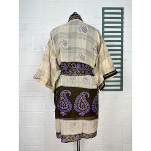 เสื้อคลุมกิโมโนวินเทจสไตล์โบฮีเมียนสำหรับฤดูร้อน ผ้าฝ้ายรีไซเคิลลายบาติก ใช้เป็นผ้าคลุมชายหาดได้ - Product Image 5