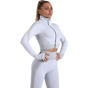 ชุดโยคะผู้หญิงคุณภาพสูง โลโก้สั่งทำด้านหน้า ระบายอากาศได้ดี ชุดออกกำลังกาย 2 ชิ้น ไร้ตะเข็บ ผ้าสแปนเด็กซ์/โพลีเอสเตอร์ - Product Image 4