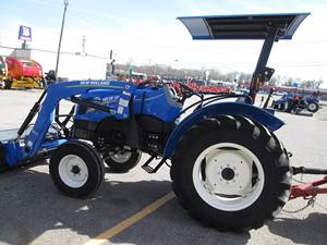 Tractor de Ruedas New Holland 4x4 de Segunda Mano en Excelentes Condiciones, 60HP, con Motor, Caja de Cambios y Bomba para Maquinaria Agrícola - Product Image 3