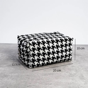 กระเป๋าแต่งหน้าโพลีเอสเตอร์สำหรับผู้หญิงร่วมสมัยมีซิปและดีไซน์จัดเก็บโลโก้ - Product Image 5