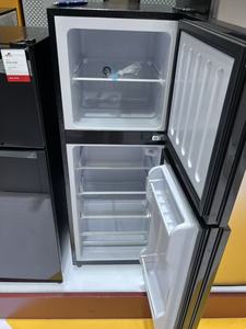 Réfrigérateur compact à congélateur supérieur avec 2 portes vitrées, 112 L, fonctionnement silencieux - Product Image 6