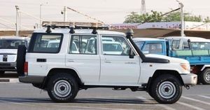 Meilleure offre LandCruiserS 70 2016 |   Moteur diesel turbo 4.5 |   RHD 5 portes |   Option complète |   SUV 4x4 propre et bien entretenu - Product Image 2