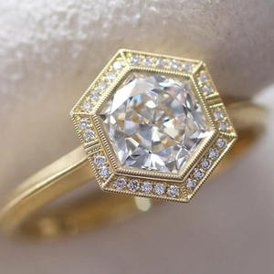 Hexagone Forme Zircon Anneau Lunette Réglage 18k Plaqué Or Conception Unique Femmes Bague De Fiançailles Alliance Fine Jewelry - Product Image 3