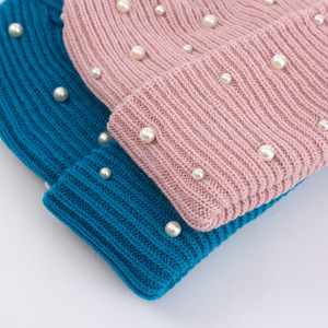 Bonnet en tricot côtelé en acrylique pour femme, couleur unie, chaud et épais pour l'hiver, avec perles - Product Image 3