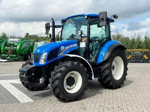Tracteur de moissonneuse-batteuse New Holland 8070 de qualité supérieure et tracteur d'occasion NEW holland 70hp 4WD - Product Image 4