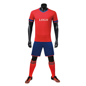 Vêtements de football personnalisés de qualité supérieure en gros, uniforme d'équipe respirant, vêtements de football personnalisables - Product Image 5