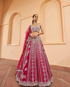 Creation's Navratri Special Gamathi Work Vestido bordado Faux Georgette Fabric para ocasiones de fiesta - Product Image 1