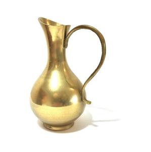 Pichet en cuivre gravé finition vintage avec poignée en laiton, carafe à eau pour usage domestique et commercial, décoration intérieure, articles de cuisine, restaurant - Product Image 1