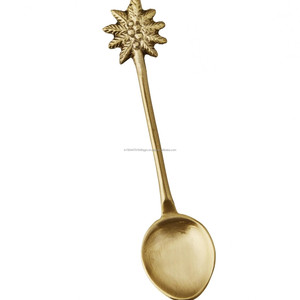 Cuchara de mango largo acanalado de oro personalizada hecha a mano con diseño en relieve - Product Image 5