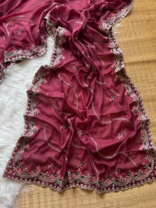 Georgette suave con hilo y trabajo de Zari bordado de Color brillante 5,5 MTR Sari de estilo Bollywood de longitud larga con blusa para correr - Product Image 3