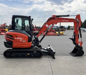 รถขุดขนาดเล็ก 2025 KX040-4 - รถขุด 4 ตัน ทรงพลัง อเนกประสงค์ และมีประสิทธิภาพ สำหรับงานหนัก - Product Image 1