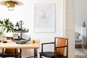 Plateau de service rond en métal noir antique à 2 niveaux fait à la main avec support de plateau de cuisine décoratif au fini zinc - Product Image 3