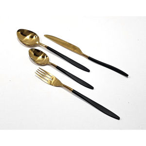 Ensemble de couverts haut de gamme 4 pièces plaqué argent avec poignées dorées fabriquées à la main et adaptées au lave-vaisselle pour les repas - Product Image 4