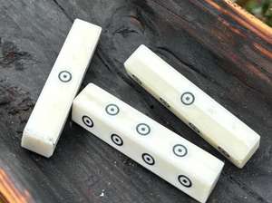 Dés à jouer de style moderne en os de buffle, écologiques, faits à la main, polis, de qualité supérieure, conçus sur mesure, 4 faces, taille personnalisée - Product Image 4