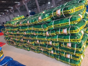 Tailles personnalisées Couleurs 200gsm Vierge PE Bâche Stabilisée aux UV Résistant à la déchirure 12x12 Mesh Heavyweight Super Strong Tissu - Product Image 6