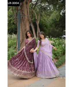 Lehenga Choli lourd pour femmes pour les mariages et les festivals chemisier brodé de paillettes de soie russe pièces vêtements indiens et pakistanais - Product Image 1