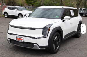 Bastante usado 024 para KIAS EV9 FWD de largo alcance con asientos de cuero cámara trasera de dirección izquierda - Product Image 6