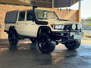 Toyota Land Cruiser 79 4-5D-4D LX V8 Cylindres Moteur Double Cabine Pick-up 2025 - Product Image 4