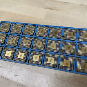 Chatarra de CPU de Cerámica Dorada de Alta Calidad de Computadoras de Austria en Venta - Product Image 1