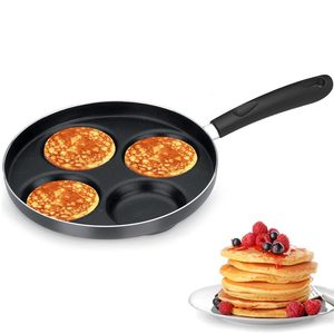 Padella per Pancake in alluminio da 24cm con manico in bachelite antiaderente a 4 fori compatibile con induzione e facile da pulire anche le pentole - Product Image 1